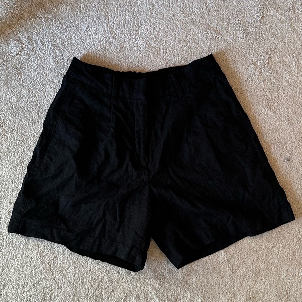 Old Navy Women's Black Tailored Shorts